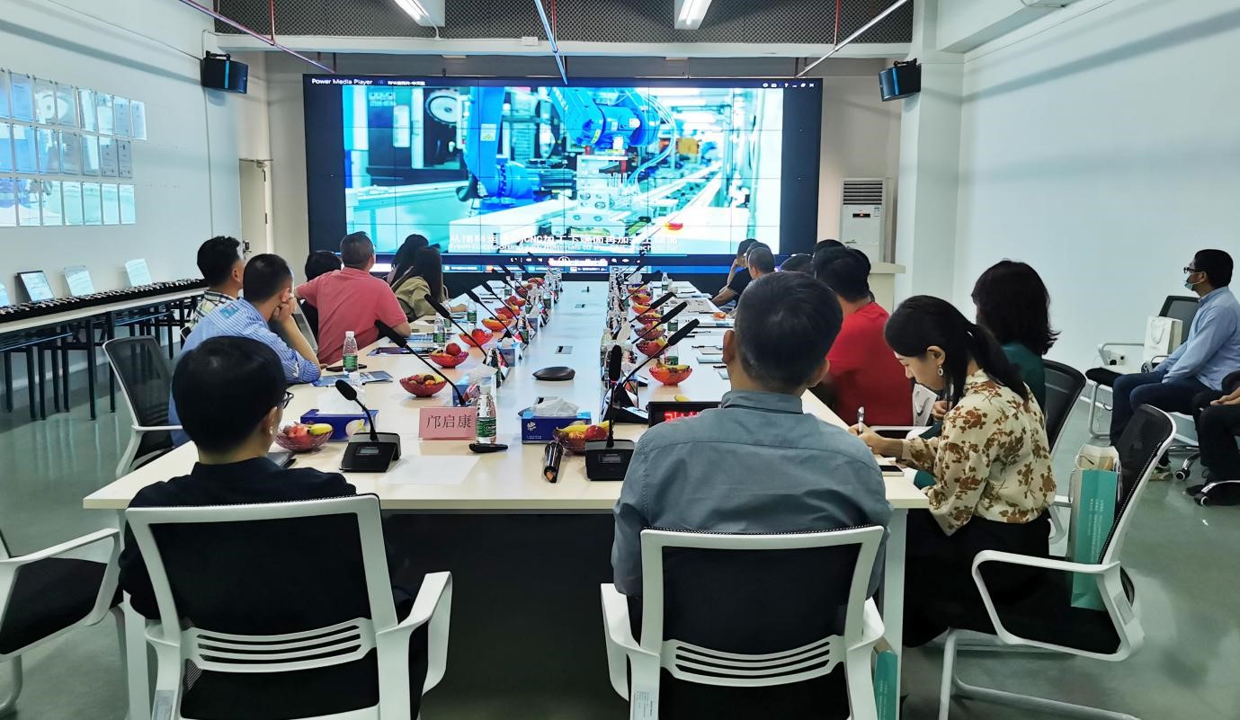 當新華商智遇見教育科技 一場智慧工廠的深度交流之旅